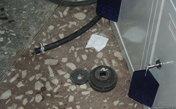 В ночь на 14 января в небольшом пермском продуктовом магазине был ограблен банкомат.