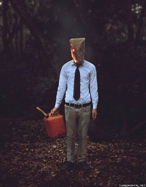 Человек с пакетом на голове (фото)