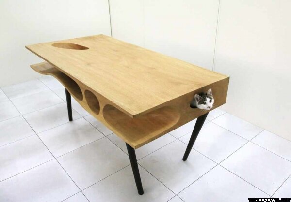 Стол для кошек с полками (5 фото)