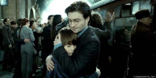 Джоан Роулинг объявила, что пьеса «Гарри Поттер и проклятое дитя» станет официальной восьмой частью серии
